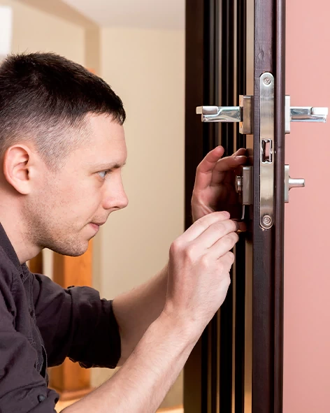 : Professional Locksmith For Commercial And Residential Locksmith Services in Bell Gardens, CA