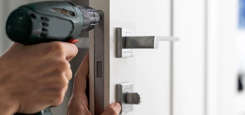Locksmith For Lock Replacement Near Me in Bell Gardens, CA