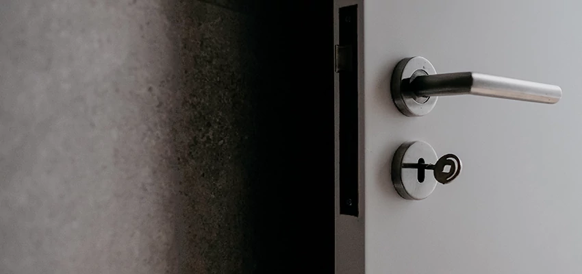 Front Door Handle Repair And Installation in Bell Gardens, CA